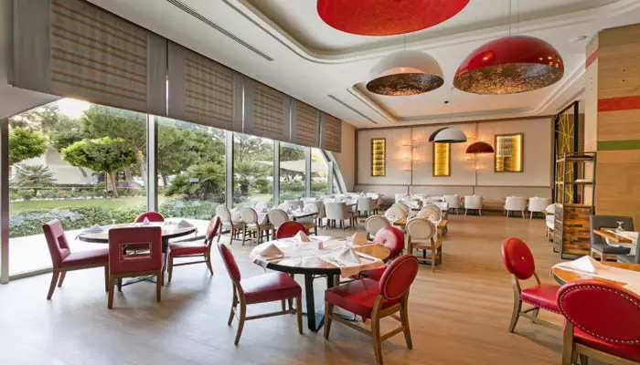 هتل تایتانیک دلوکس لارا آنتالیا